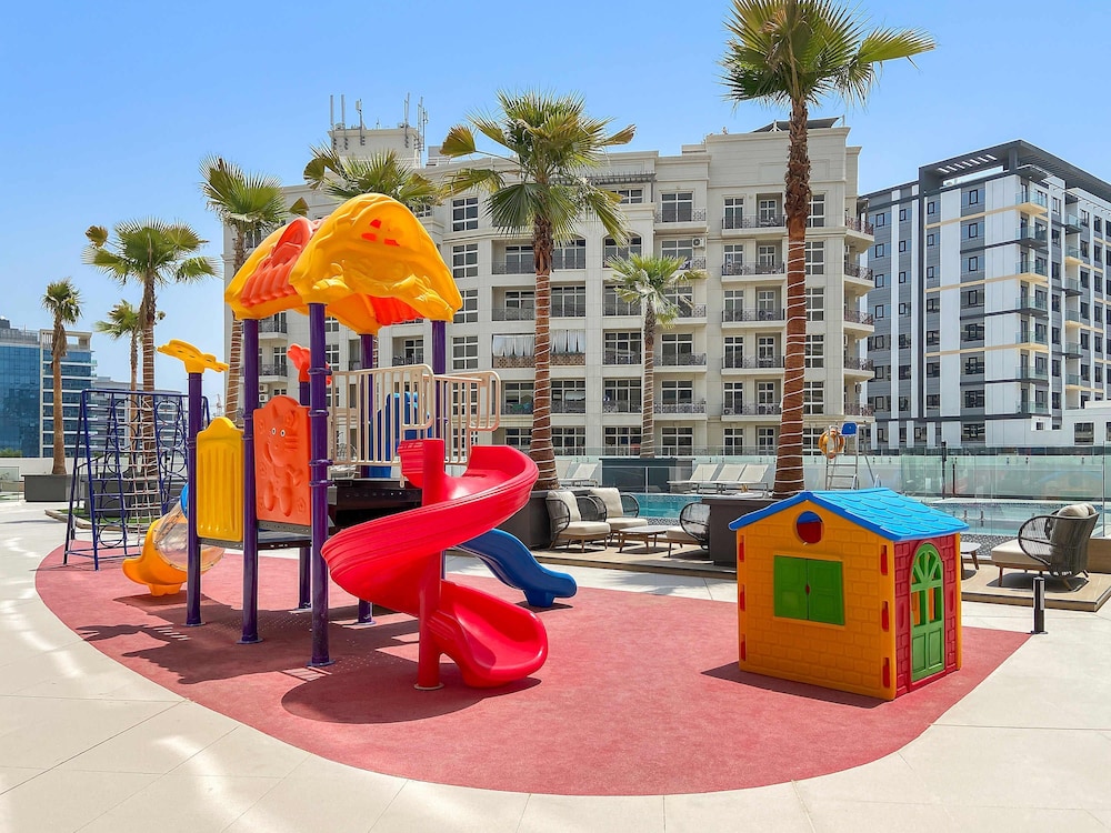 New 1-bedroom in Prime Gardens With Pool and gym