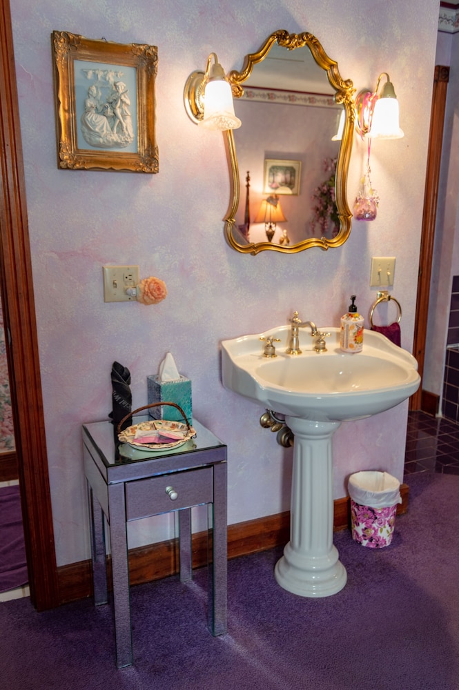 Cliff Cottage Inn - Victorian B&B and Boutique Hotel