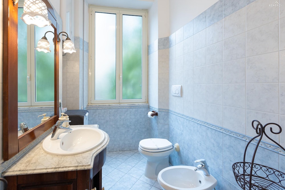 Clodia 5 Apartment