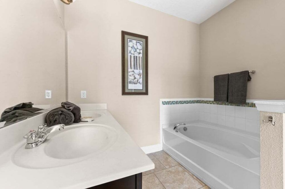 Spacious 5-Bedroom Resort Pool Home with Lake View 5 Villa
