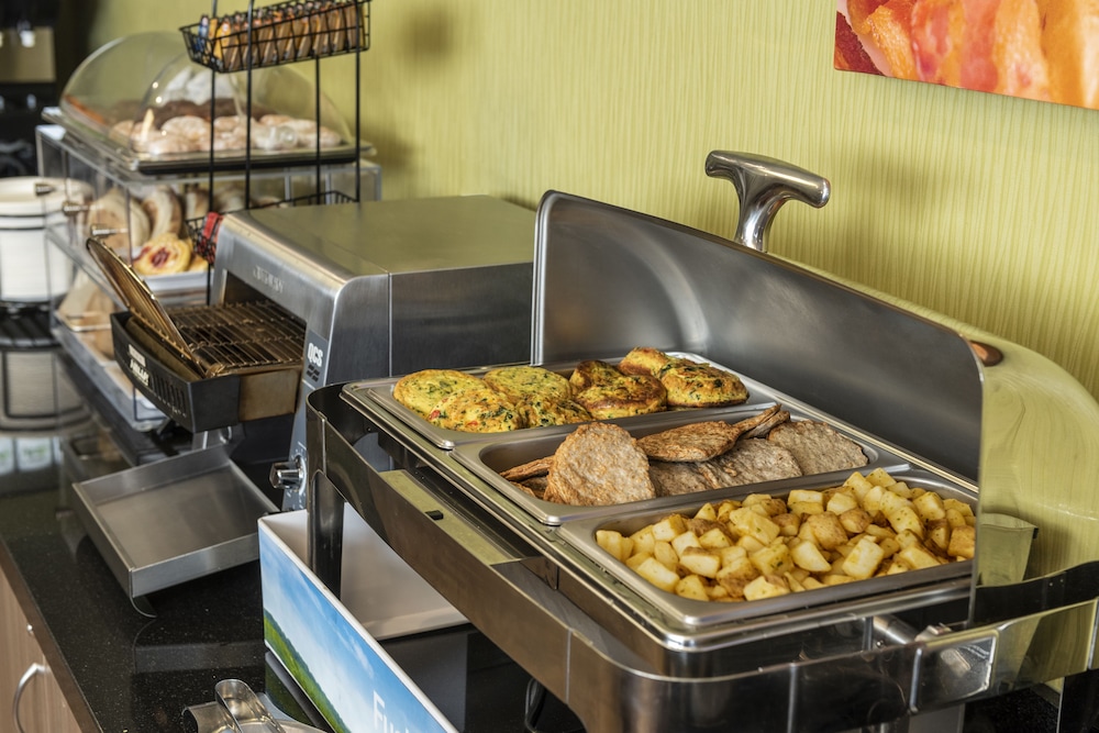 Comfort Inn Laval - Property Image 7