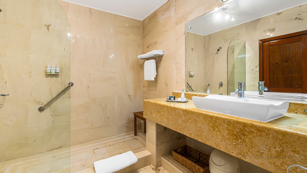 HOLT Grand Miramar Residences