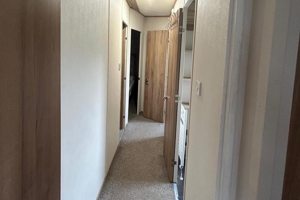 Familycaravan-seaview-garden-ensuite-nearbeach