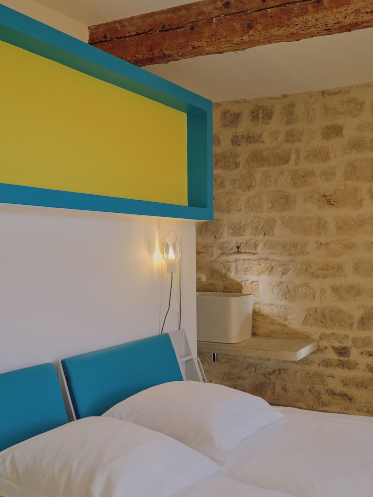 Domaine La Ferme HI bride view 4