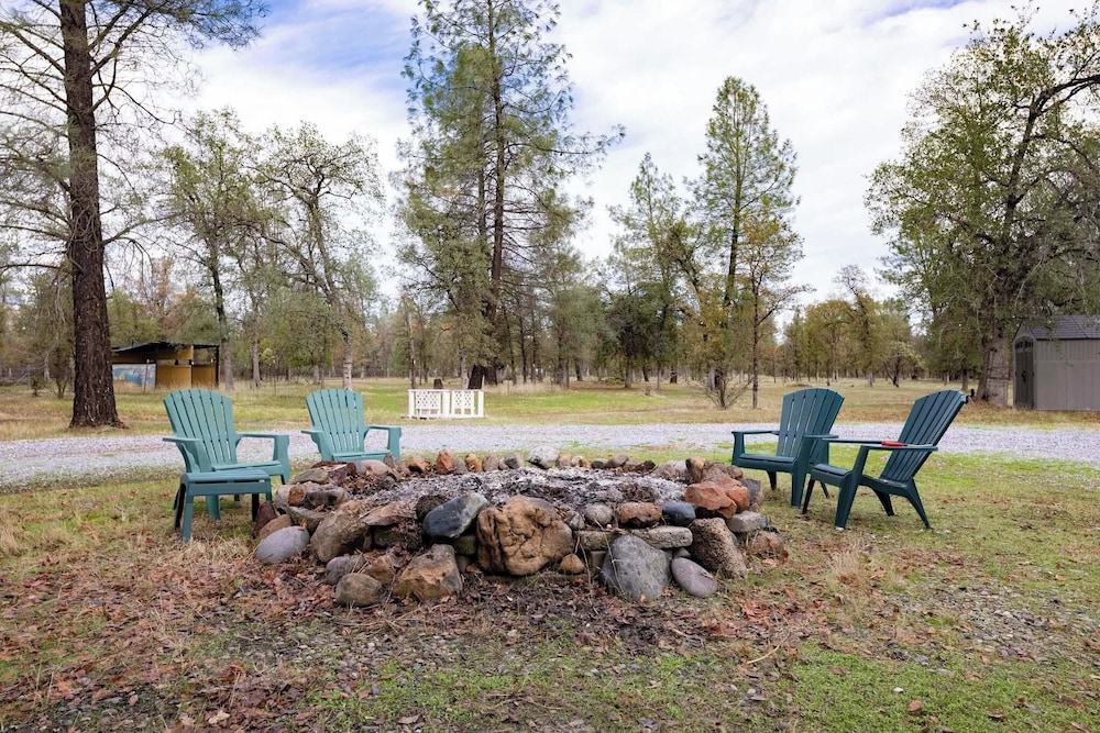 10 Mi to Redding: Serene Escape w/ Spacious Yard!