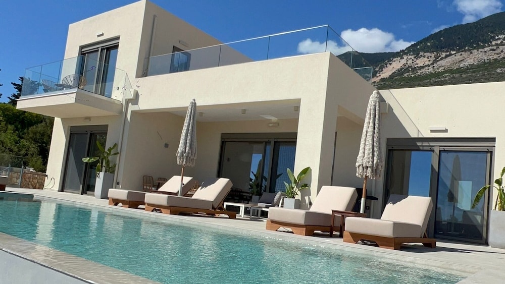 Seaview Serenity Villa in Kefalonia