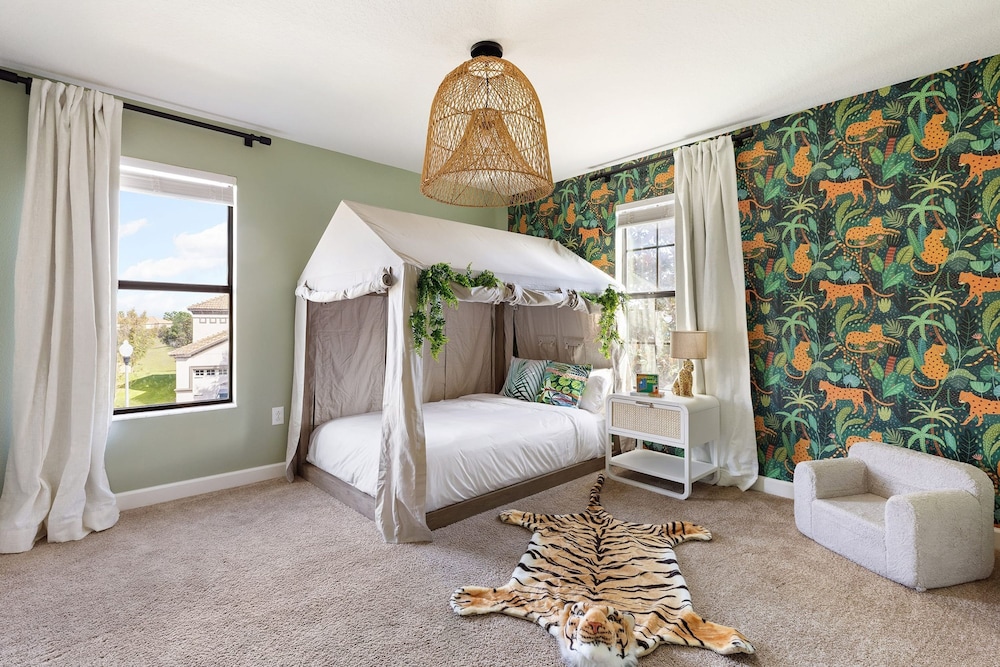 Shadow Mountain Family Oasis w Game Room Pool Resort Access Themed Rooms