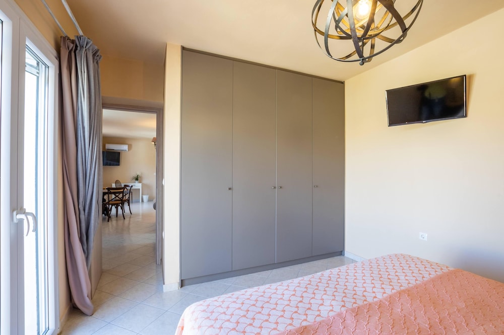 Elaia Villas