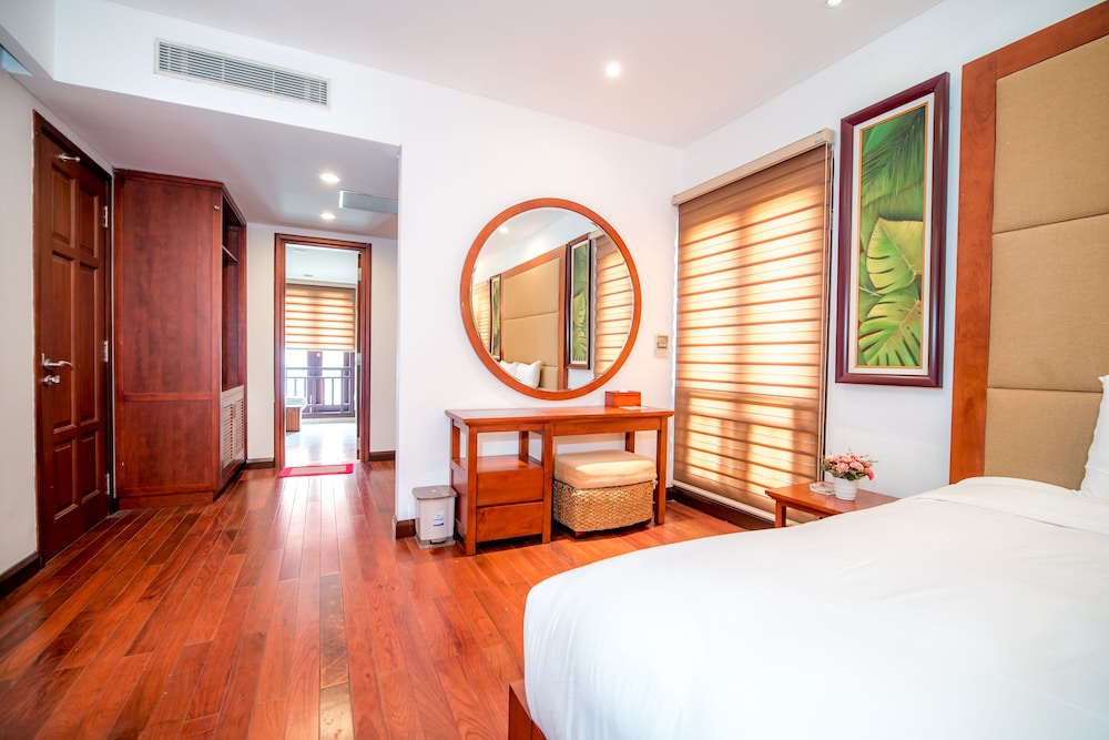 Luxury Villas - Villa Danang Beach view 3