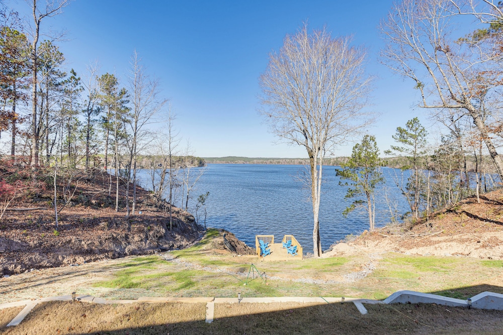 Private Lakeview Haven in Rockford