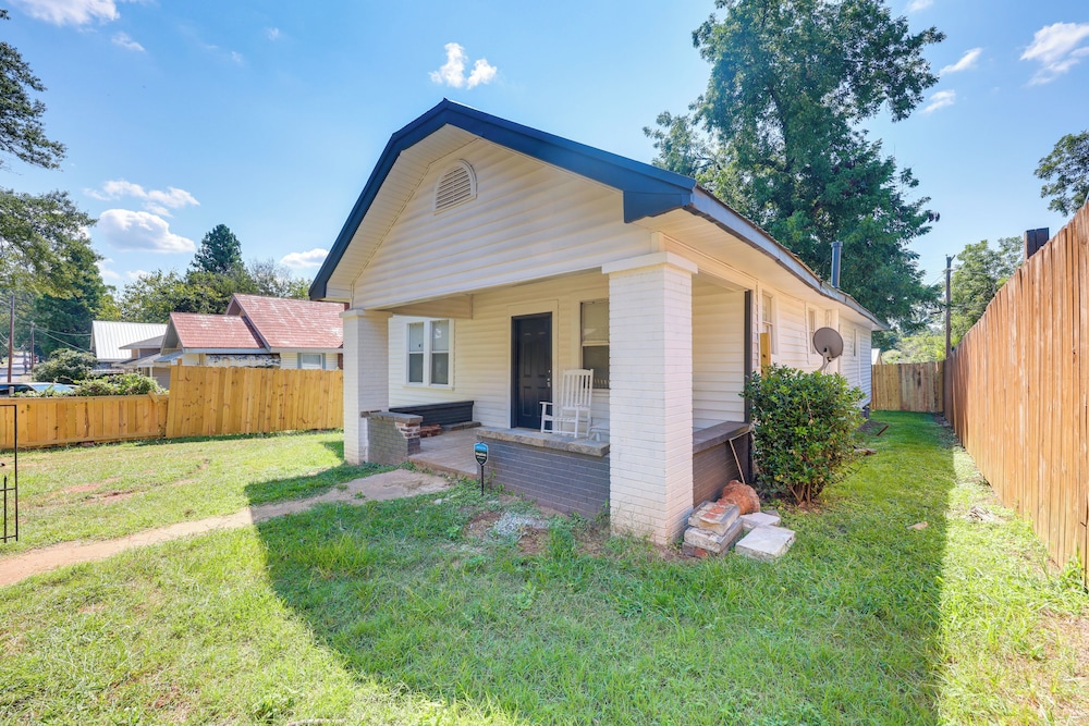 17 Mi to Birmingham: Renovated Home w/ Deck