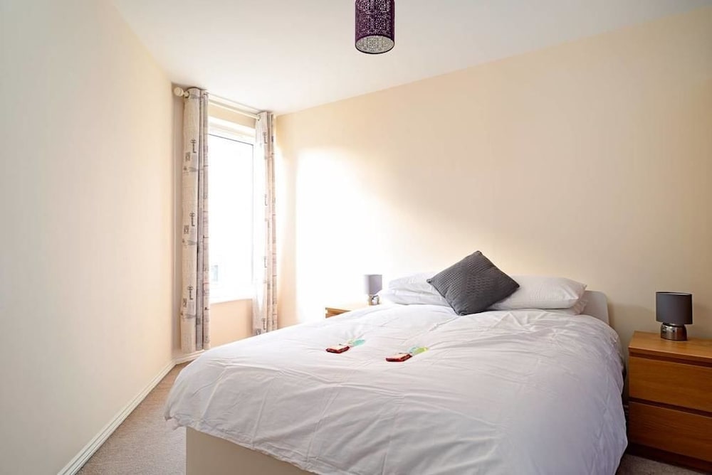 Wonderful Apartment nr Central Edinburgh view 3