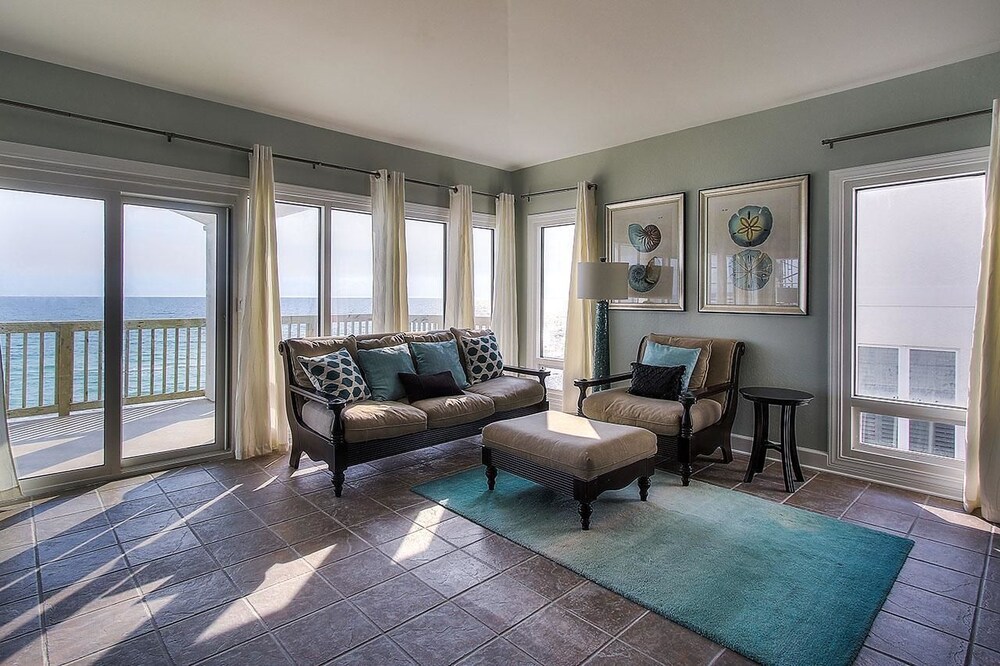 Vista Bella del Mar 5 Bedroom Holiday Home by Five Star Properties