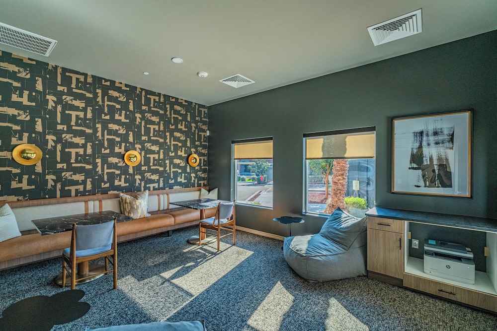 ROVE LIVING/KL - Cardinal 95