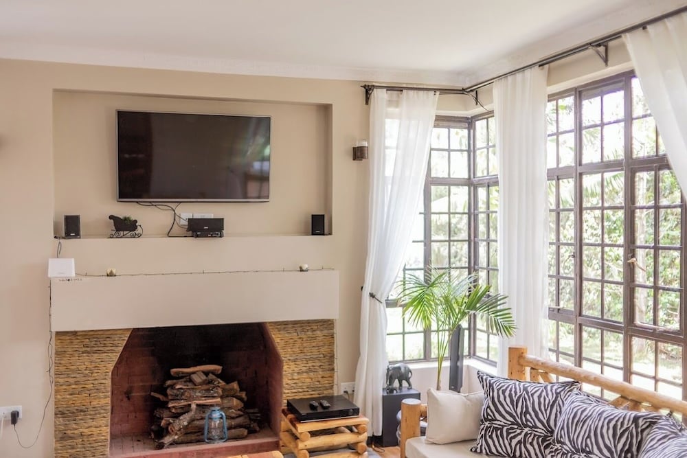 Lux Suites Enkarsis Bungalow Kisaju