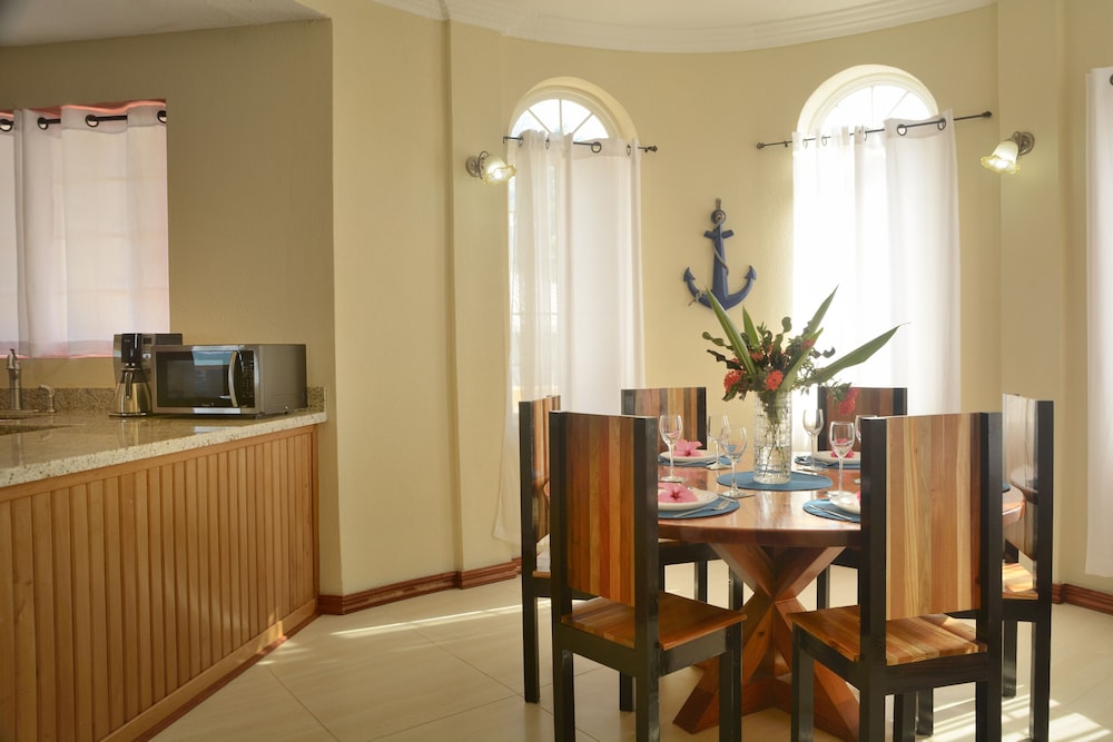 Blue Parrot Beach House