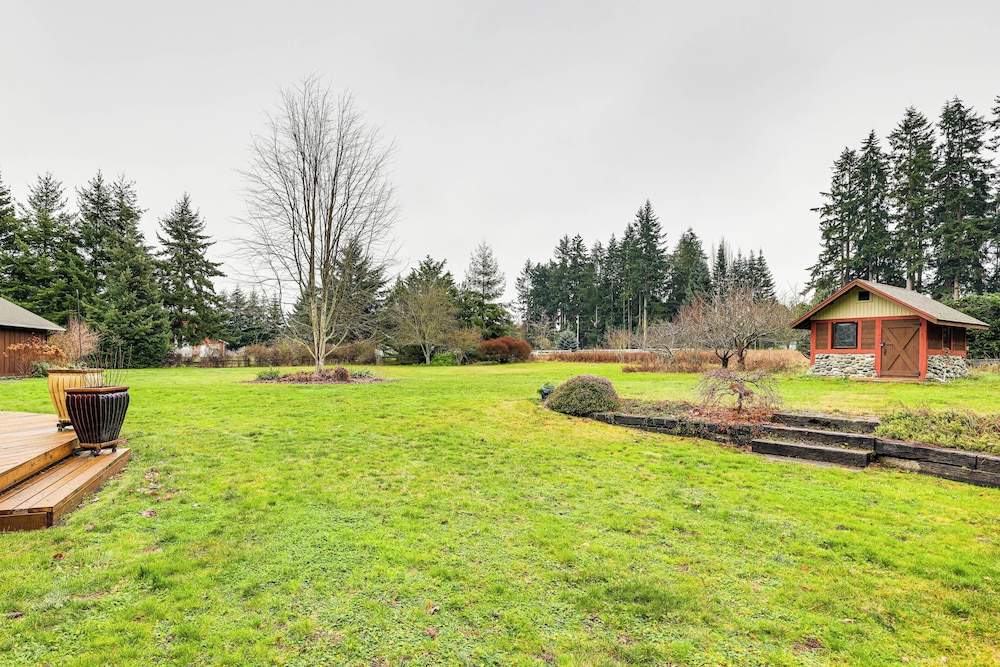 11 Mi to Olympic NP: Port Angeles Retreat w/ Deck