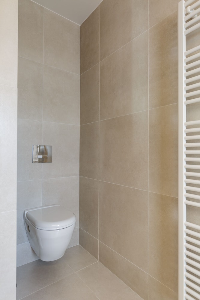 UPSTREET Spacious 2BD Apt Acropolis Museum