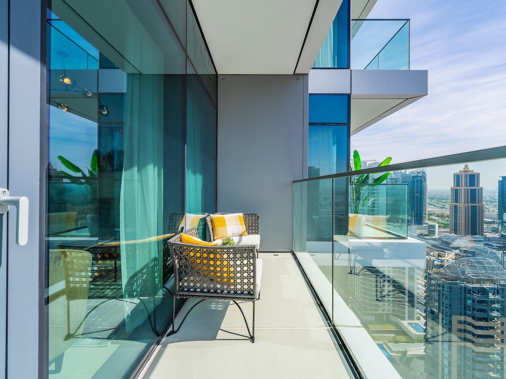 Hidden Gem Waterfront With Harbor View — balance & terrace