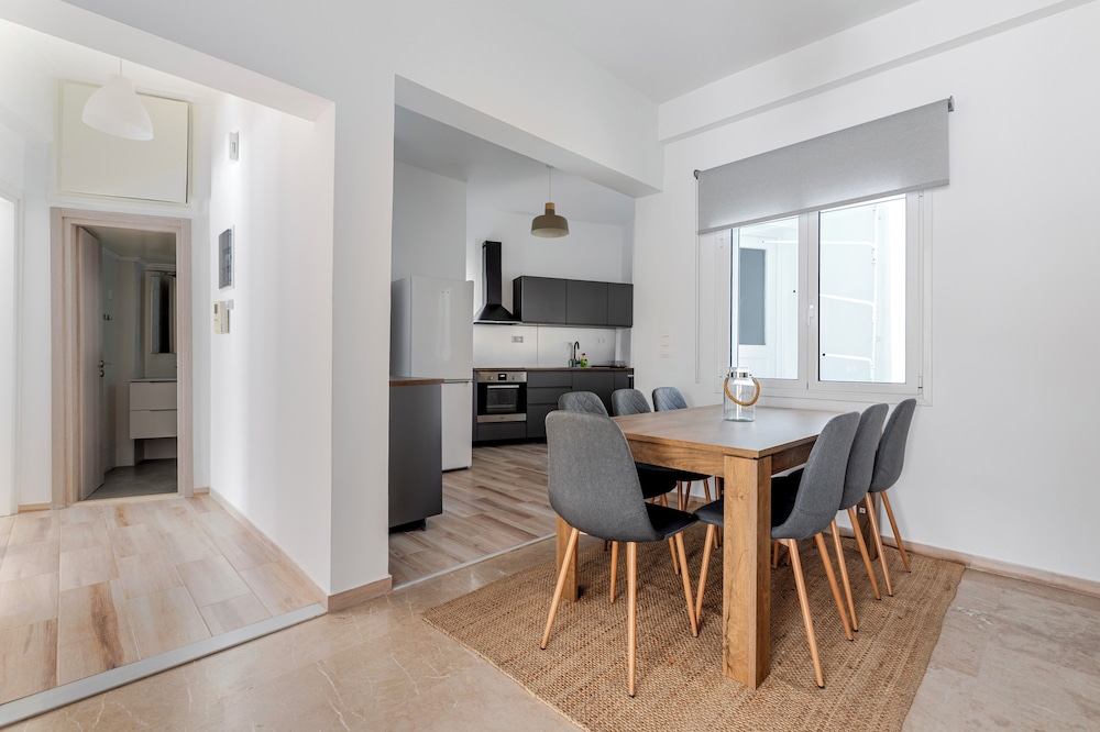 Arco - 2-BR Apt in the Heart of Athens