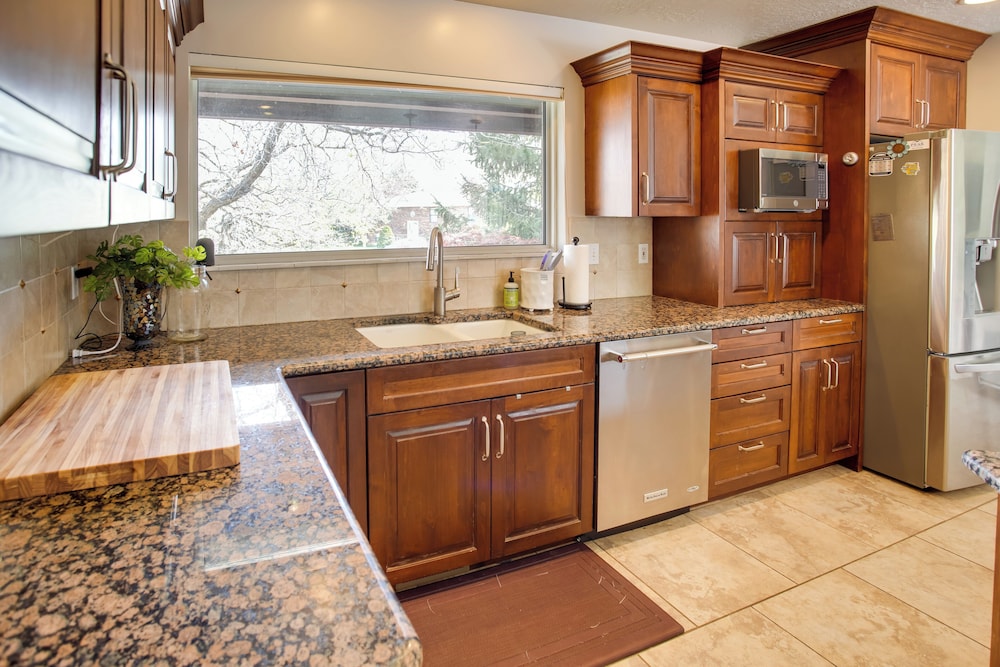 Hike, Golf, Ski & More: Family Home in South Weber