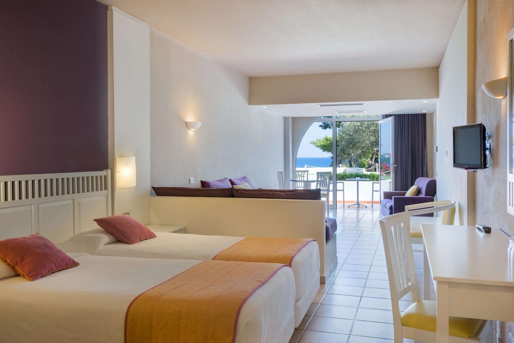 Porto Angeli Beach Resort – All Inclusive