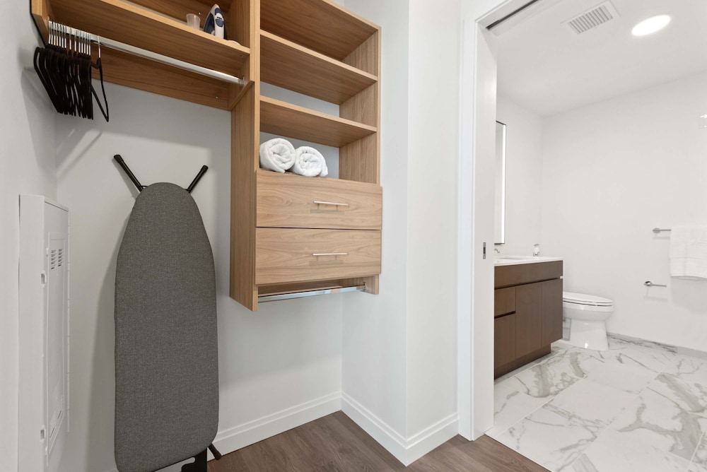 Panoramic Lake Views Premier Amenities for Groups