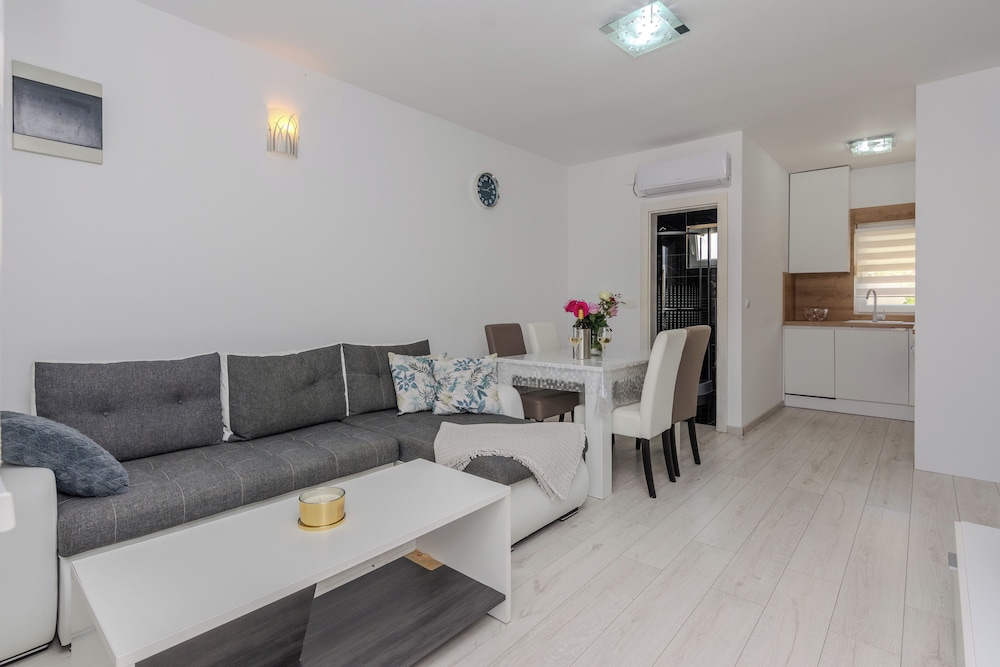 Apartments Mavracic