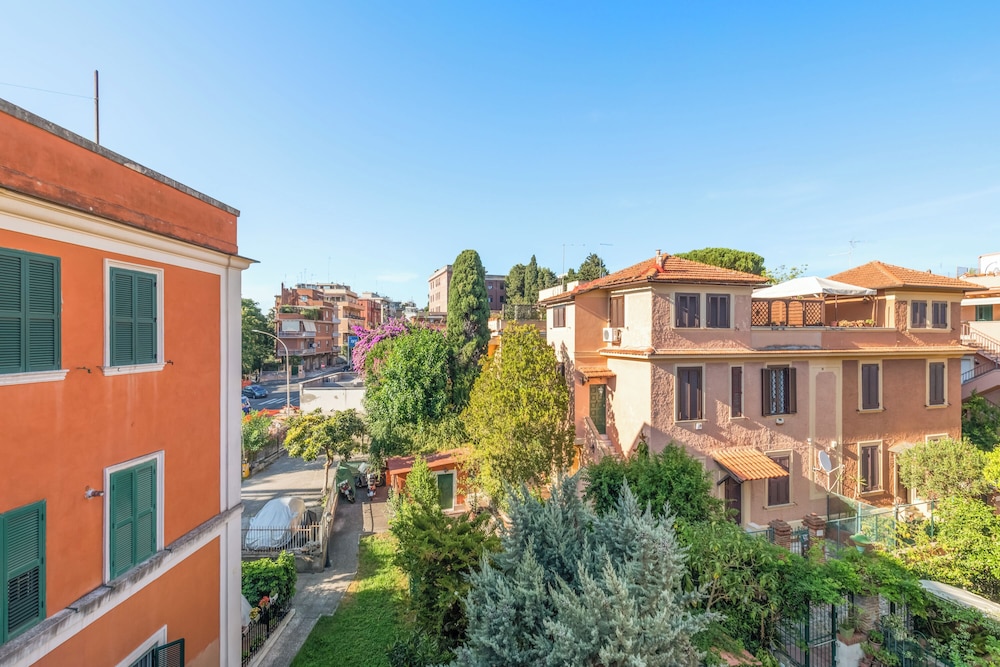 Monteverde Apartments