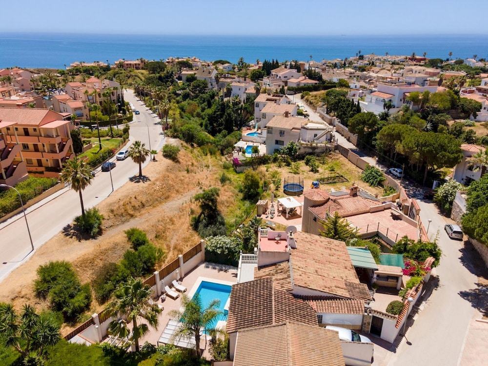 Family Villa Mijas-costa Close to the Beach