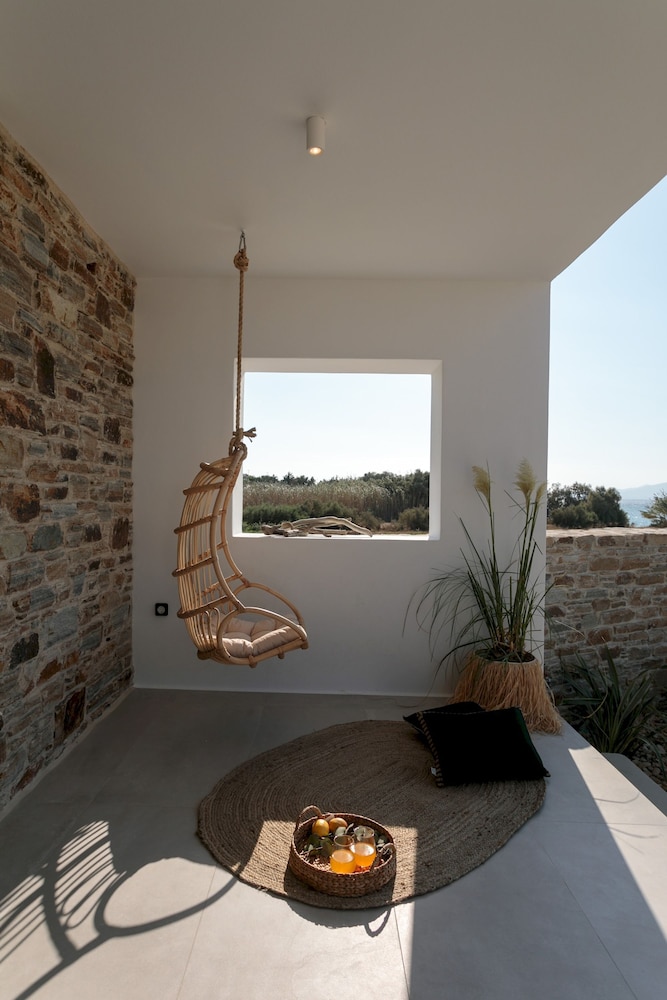 Villa Anamnisis With 5 Bedrooms and 5 5 Bathrooms