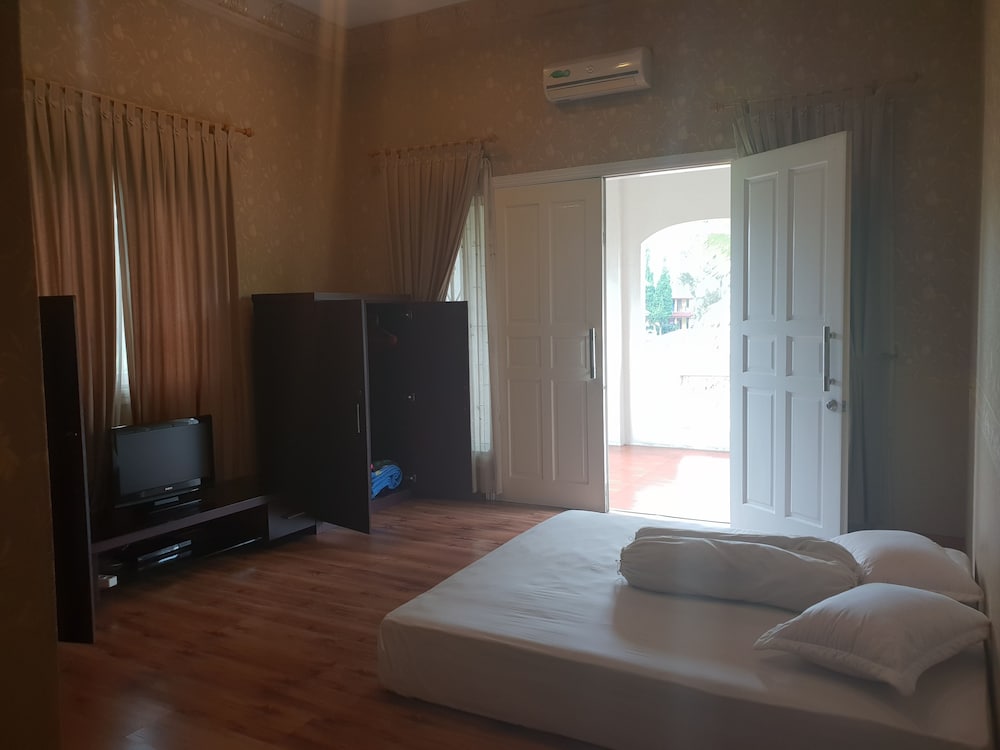 Green Hill Villa Sibolangit view 3