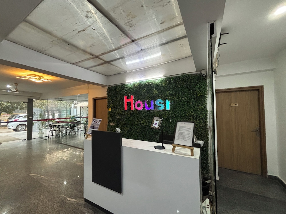 Housr Sector 43 Gurgaon Paras Hospital