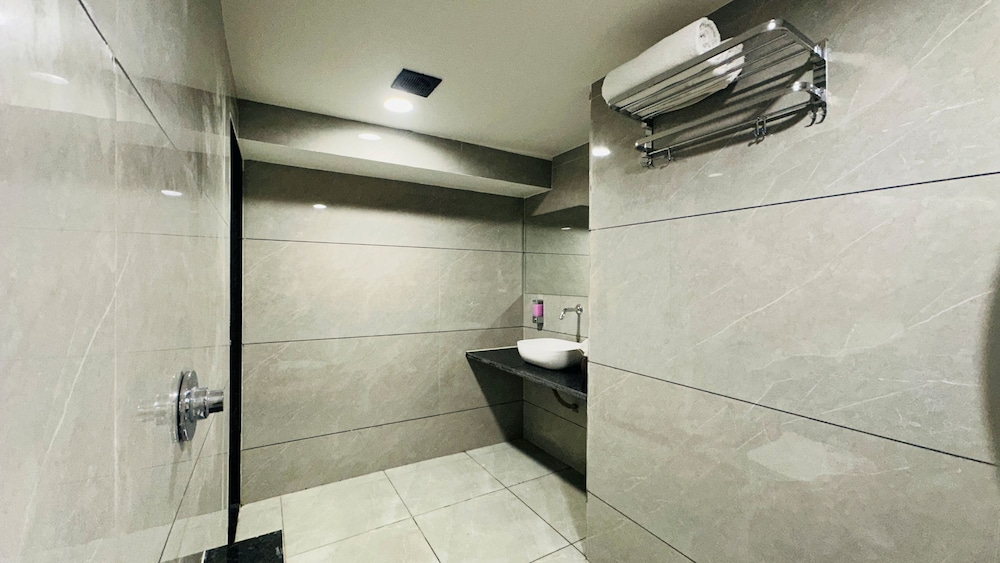 HOTEL GRAND SHIVA