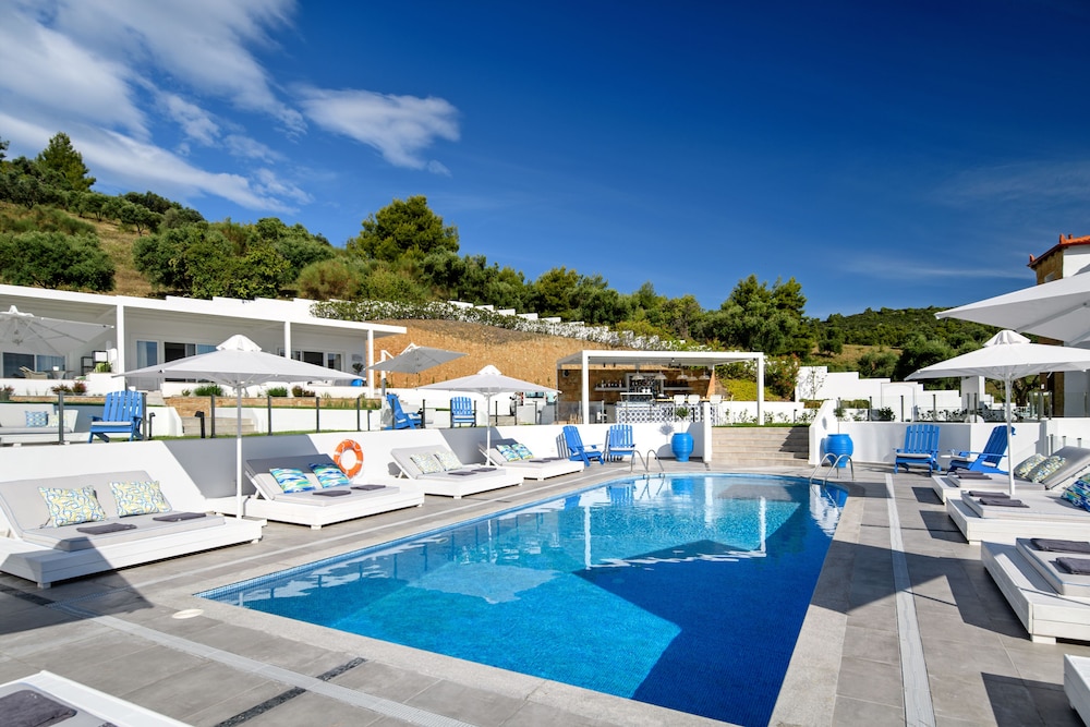 Villa D'Oro - Luxury Villas & Suites