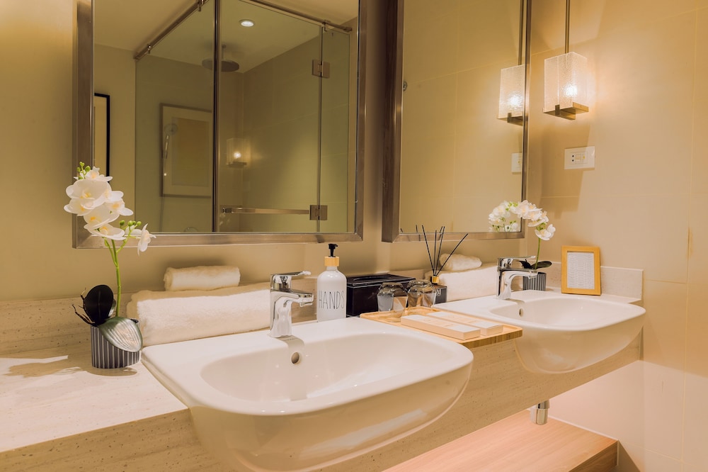 Hotel Residences at Acqua