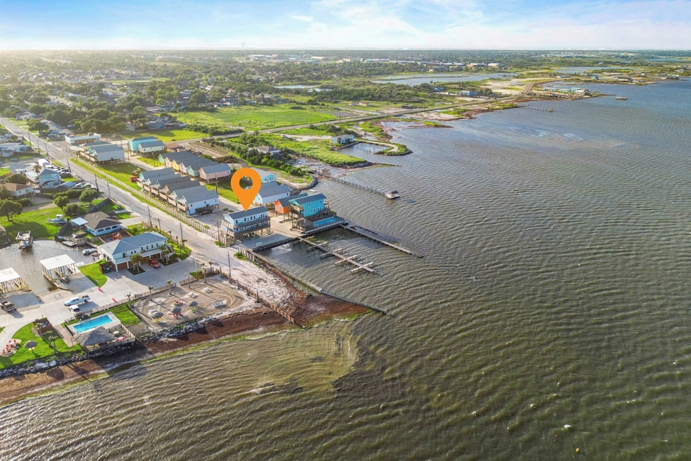 Laguna Sunrise Water Views, Private Pool + Minutes to Padre Island & Beaches