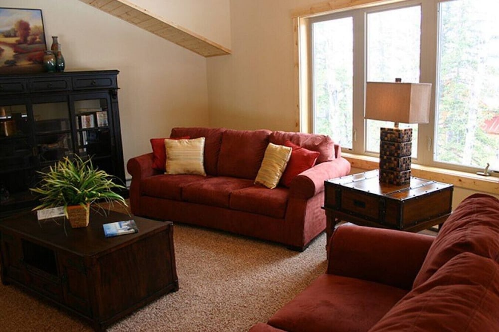 3BR Avalanche Chalet at Terry Peak With Hot Tub view 4