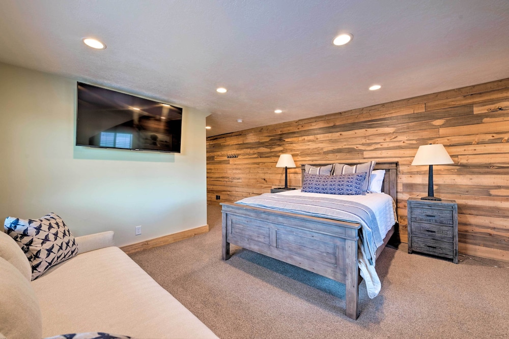Renovated Historic Cabin ~ 25 Miles to Park City! view 4