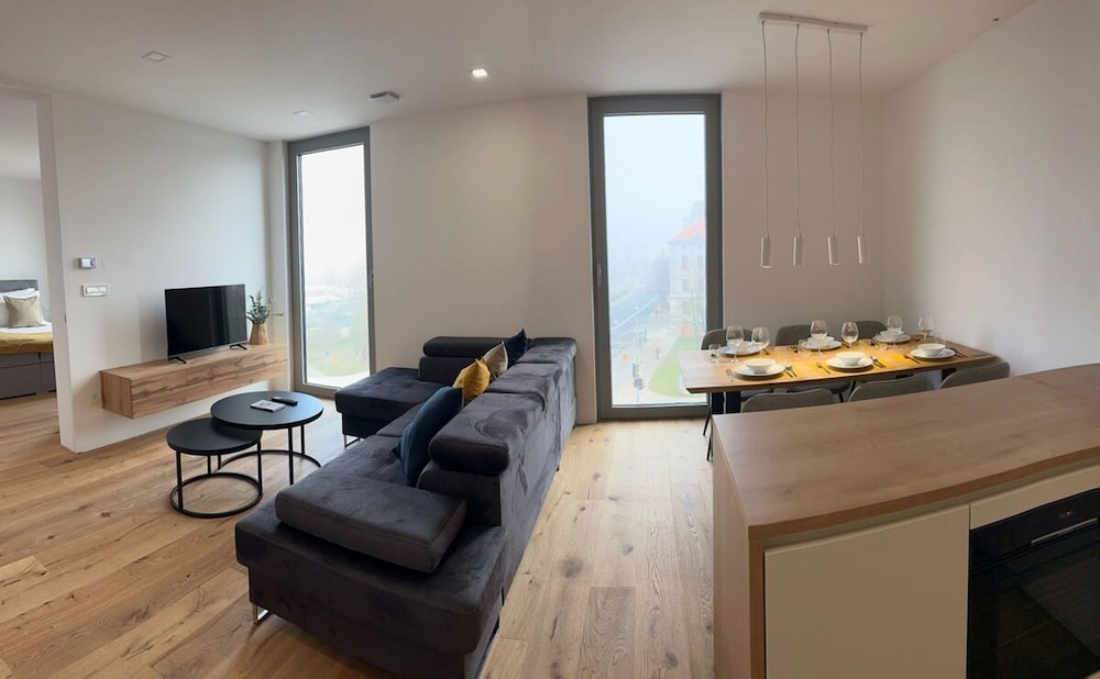 Garden Residence - Premium Alpine View Apartment