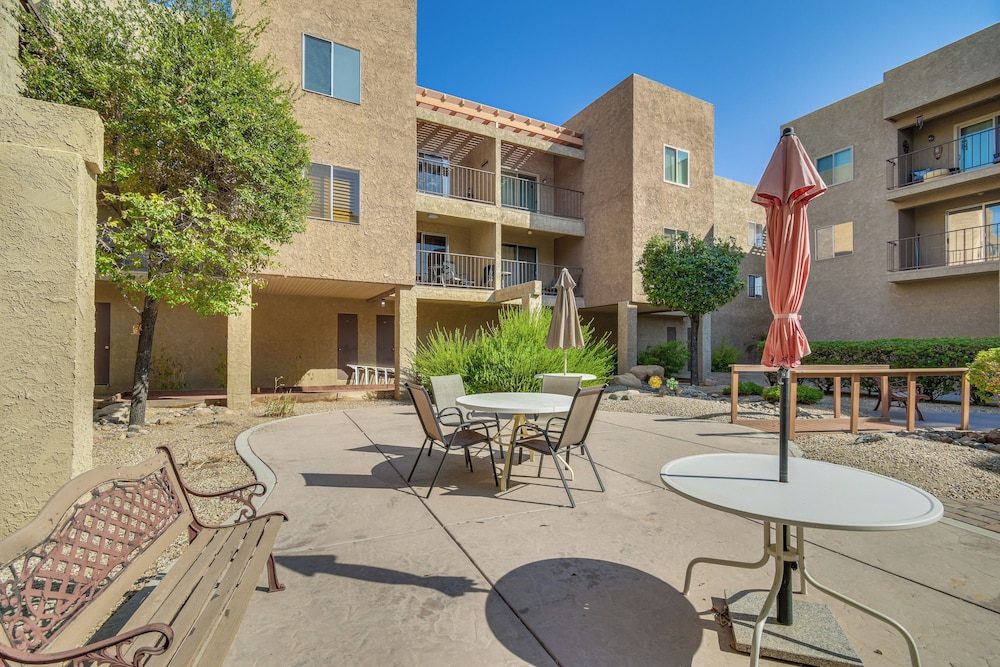 1 Mi to Beach: Lake Havasu City Condo w/ Balcony view 5