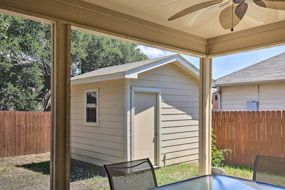 Spacious San Antonio Home ~ 9 Miles to Usta! view 5