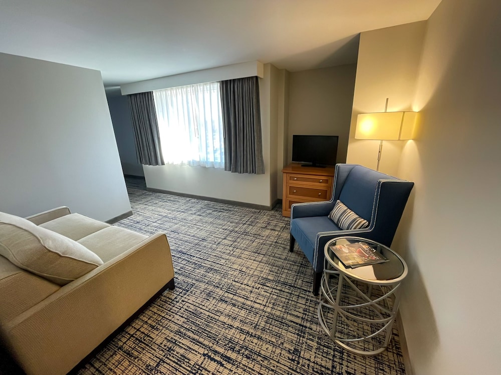 Water's Edge Resort & Spa