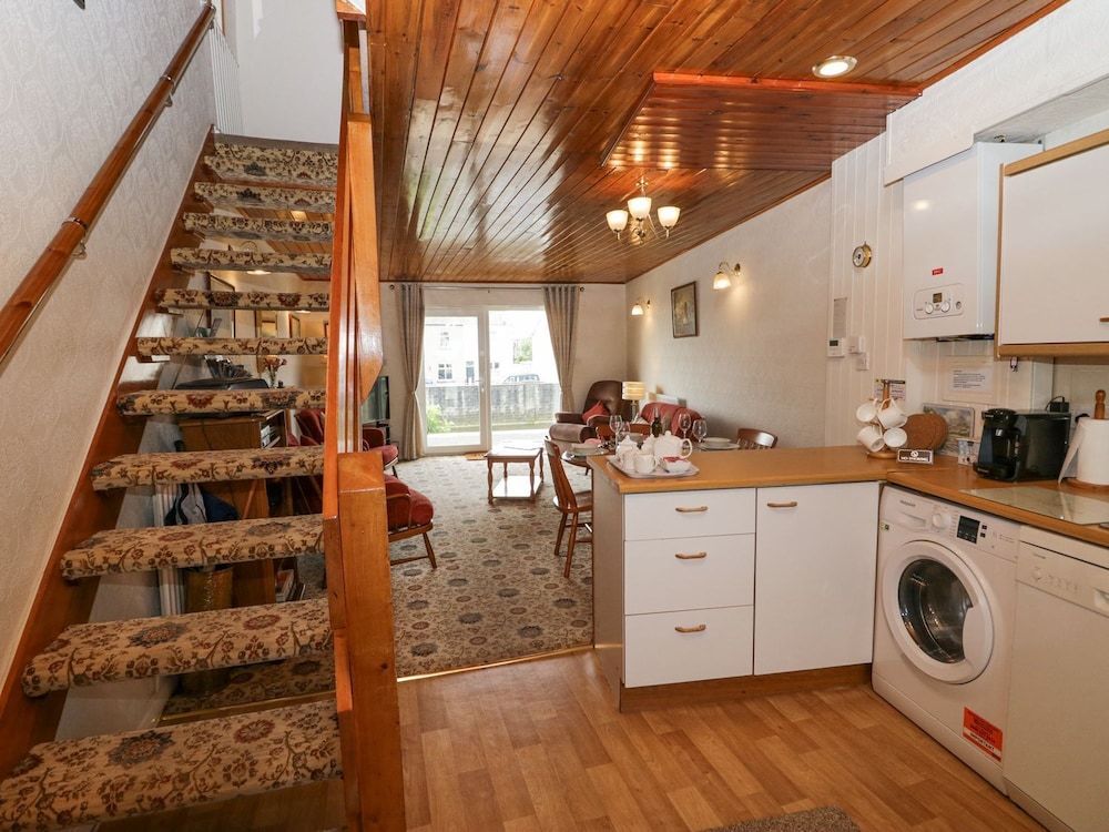 Lazey Cottage