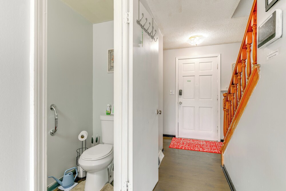 4 Mi to Dtwn: Family Home in Buffalo