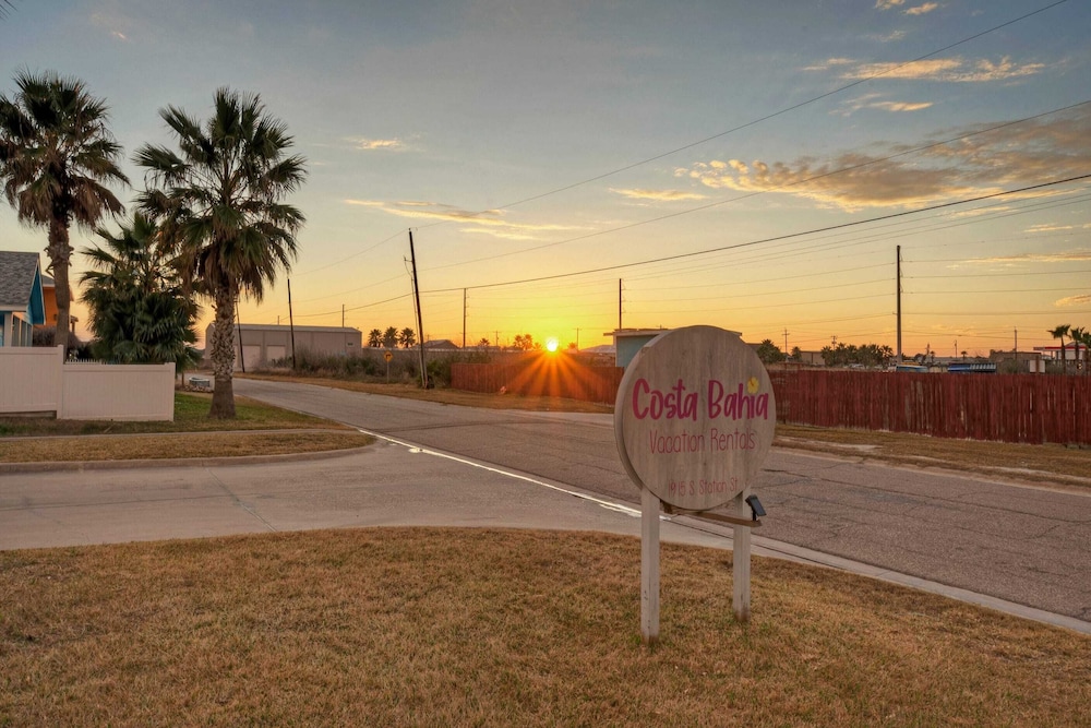 2 Condos for 14 Guests at Costa Bahia Pool, Minutes to Beach, Pet-friendly