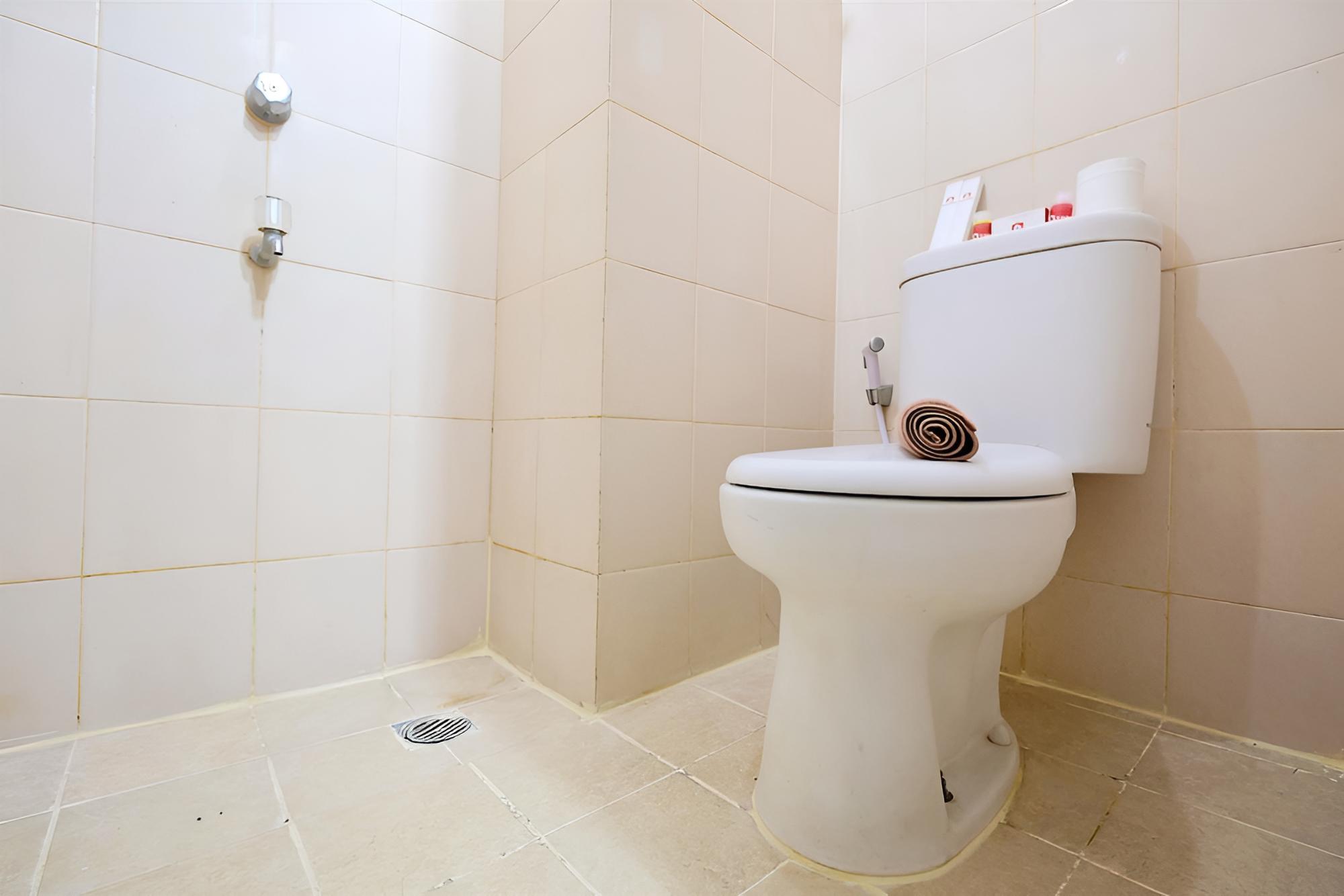 Minimalist Studio Room at Serpong Greenview
