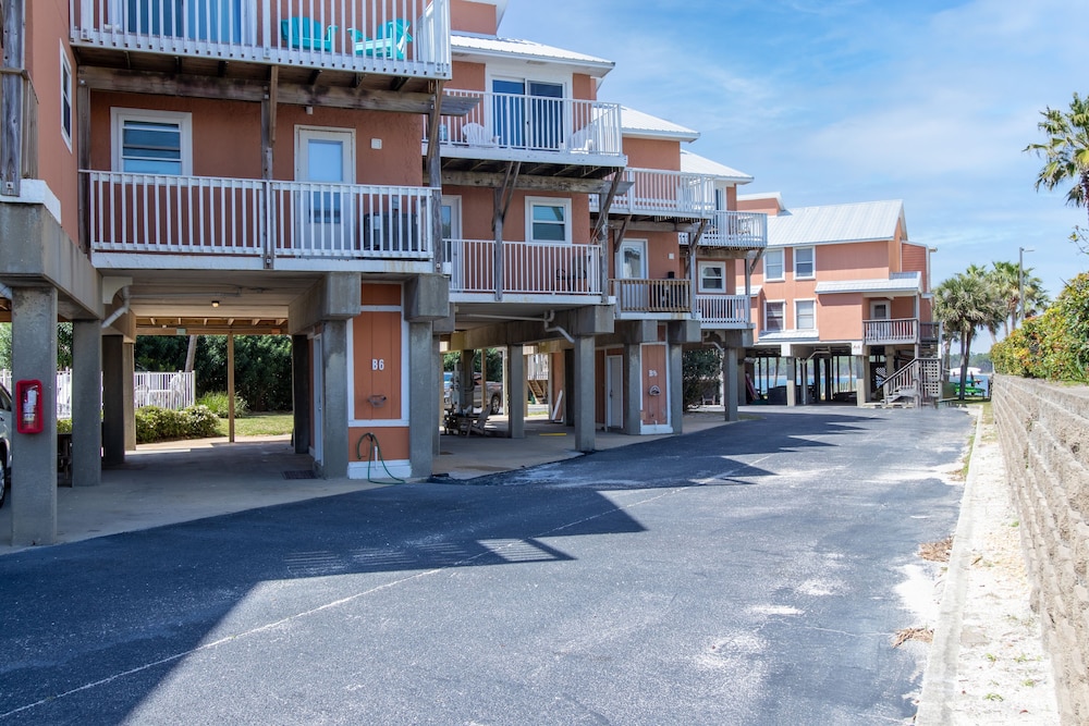 Laguna Bella B8 2 Bedroom Condo by RedAwning view 5