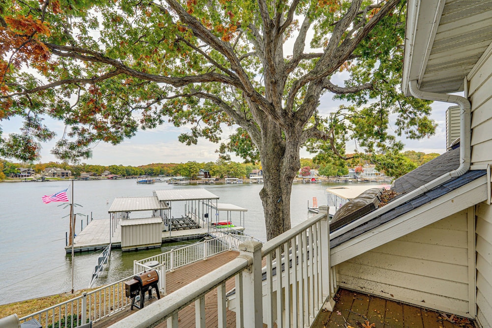 Waterfront Sunrise Beach Home w/ Boat Slip! view 3