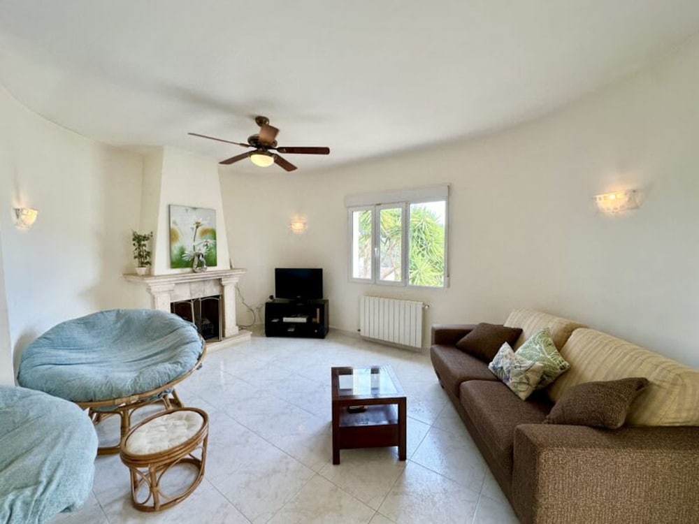 Three Bedroom Villa With Private Pool in Moraira